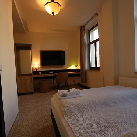 Hotel Am Fluss Saale Weißenfels Esterno foto