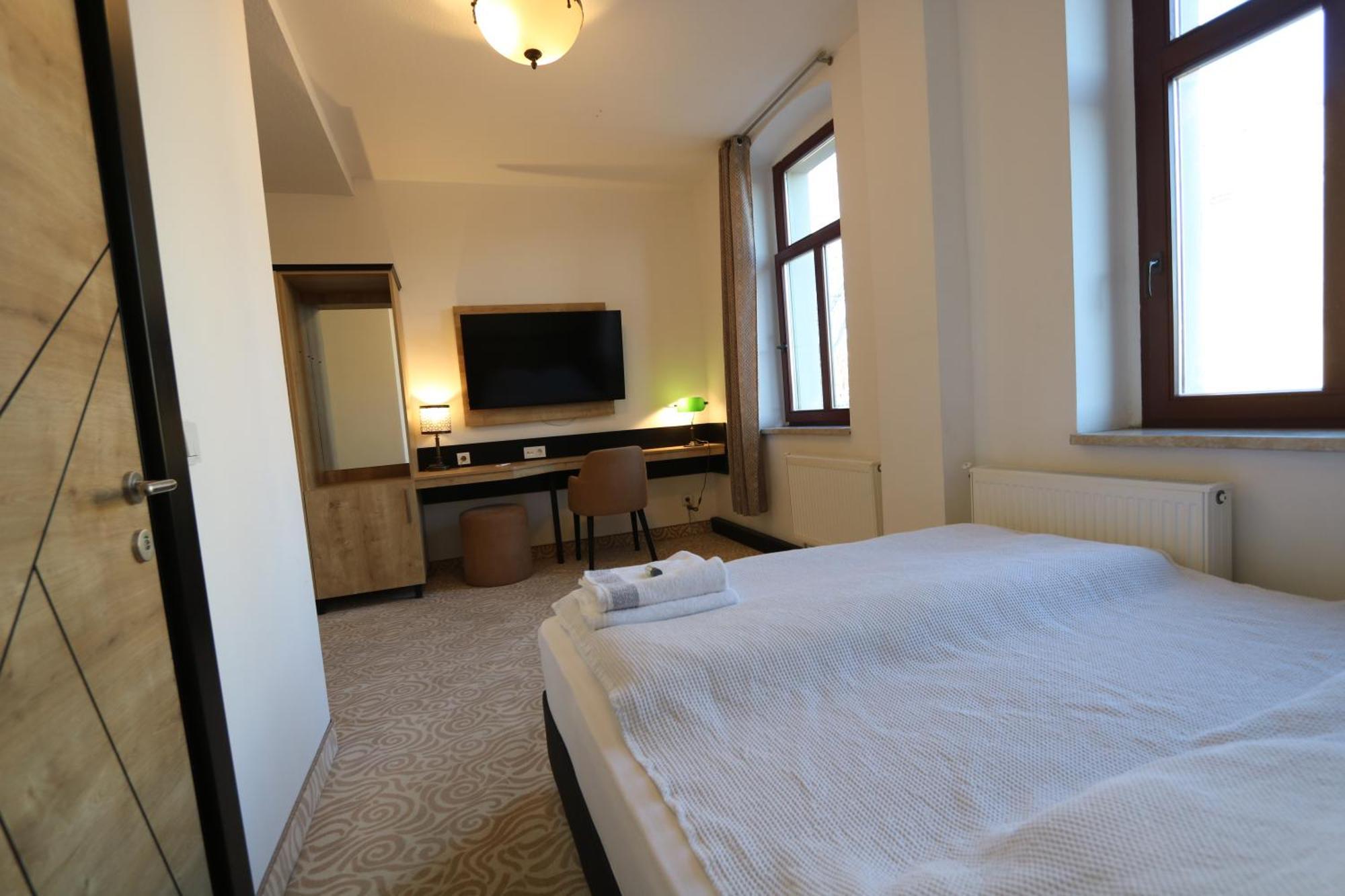 Hotel Am Fluss Saale Weißenfels Esterno foto