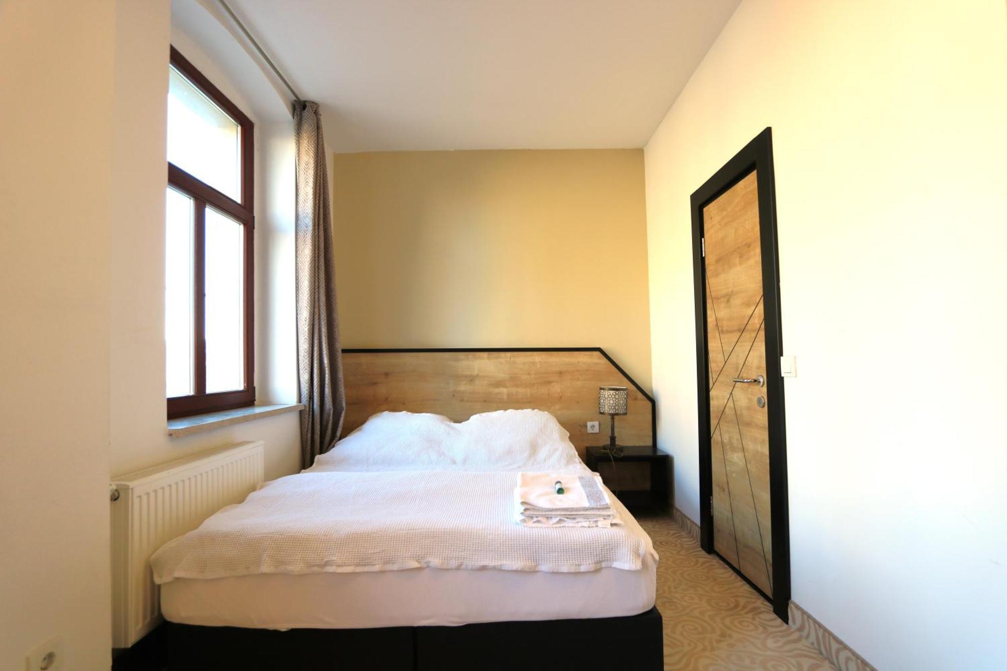 Hotel Am Fluss Saale Weißenfels Esterno foto